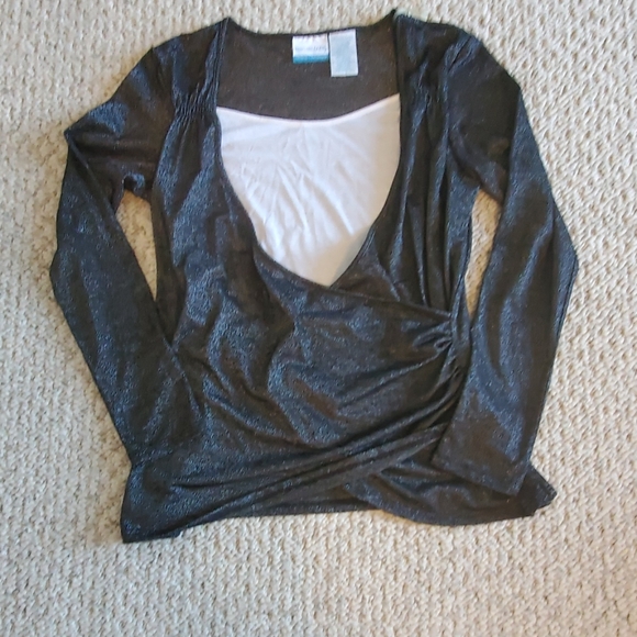 ๐ด 5/$20 Maternity top - Picture 1 of 2